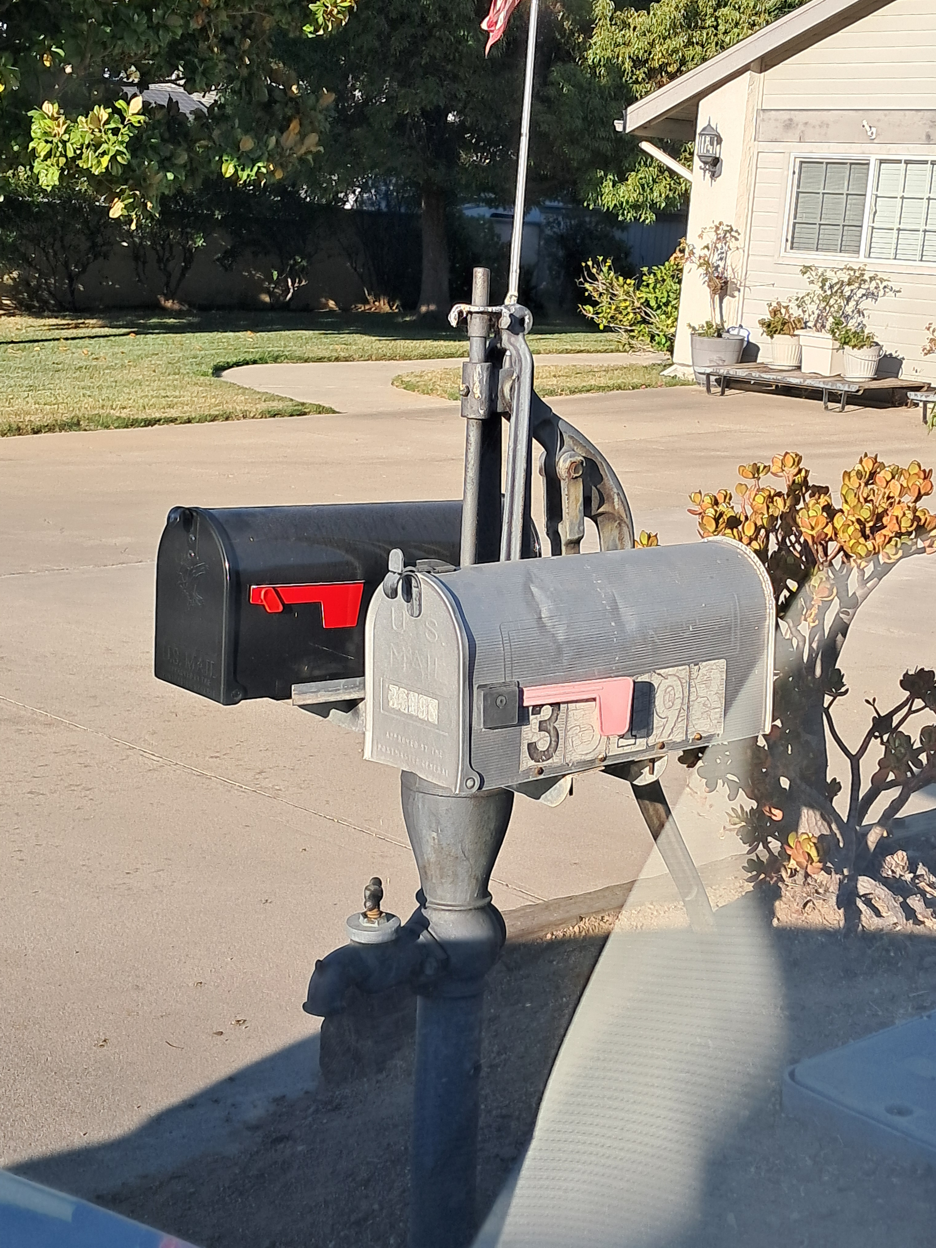 THIS is what everyone's mailbox should look like!!! Hehe