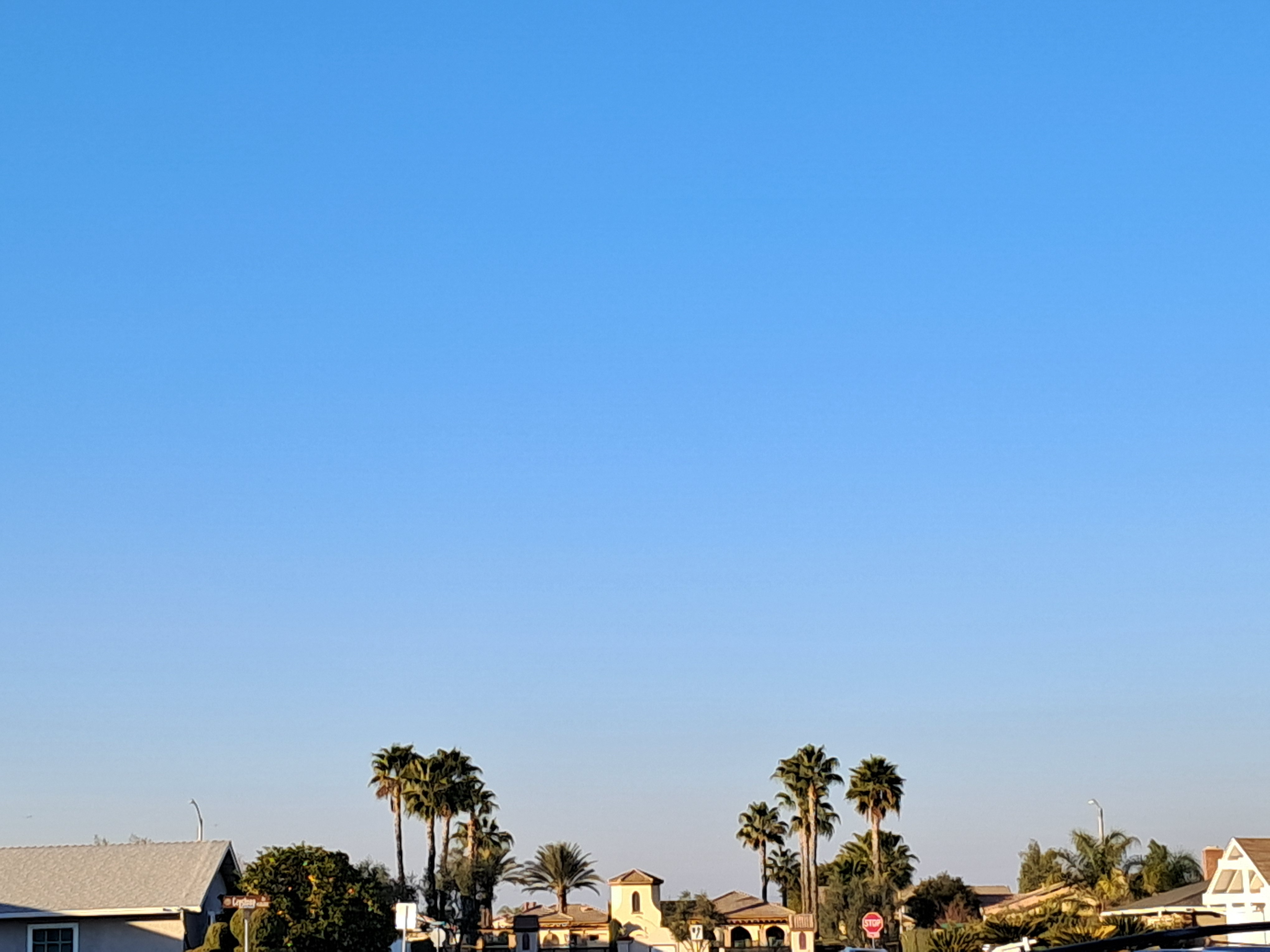 The winds are now starting to blow the smoke to us. (At the bottom. That grayish brown)